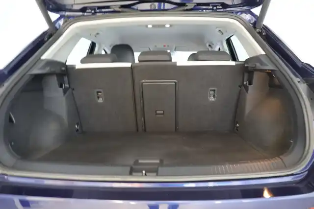 Sininen Maastoauto, Volkswagen T-Roc – GOH-551