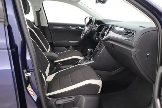 Sininen Maastoauto, Volkswagen T-Roc – GOH-551
