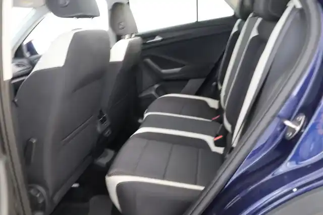Sininen Maastoauto, Volkswagen T-Roc – GOH-551