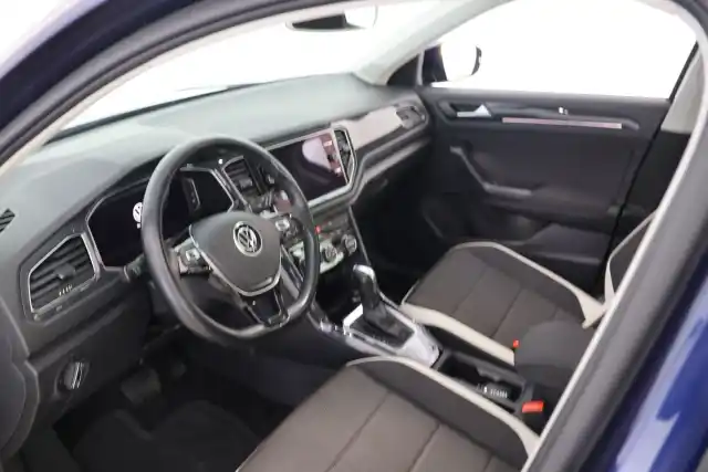 Sininen Maastoauto, Volkswagen T-Roc – GOH-551
