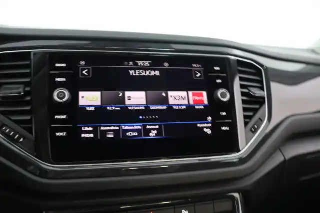 Sininen Maastoauto, Volkswagen T-Roc – GOH-551