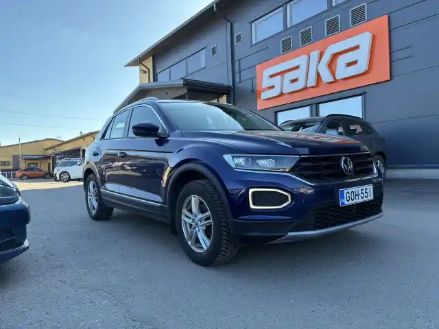 Sininen Maastoauto, Volkswagen T-Roc – GOH-551