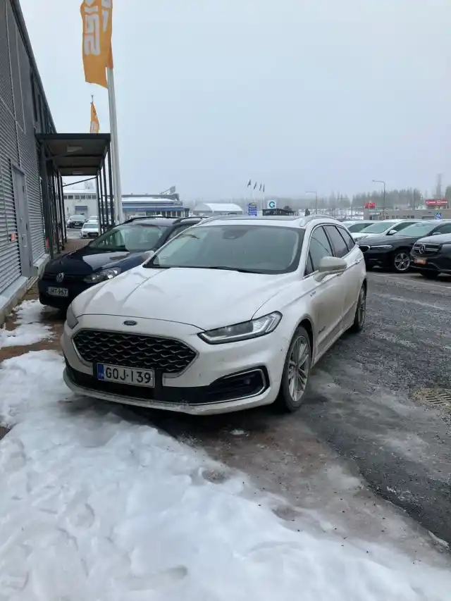 Valkoinen Farmari, FORD Mondeo – GOJ-139