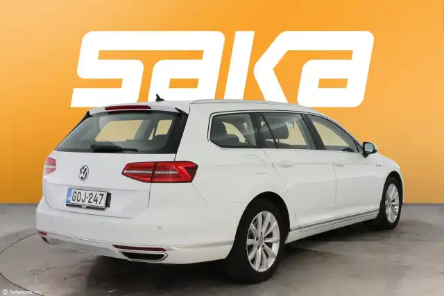 Valkoinen Farmari, Volkswagen Passat – GOJ-247