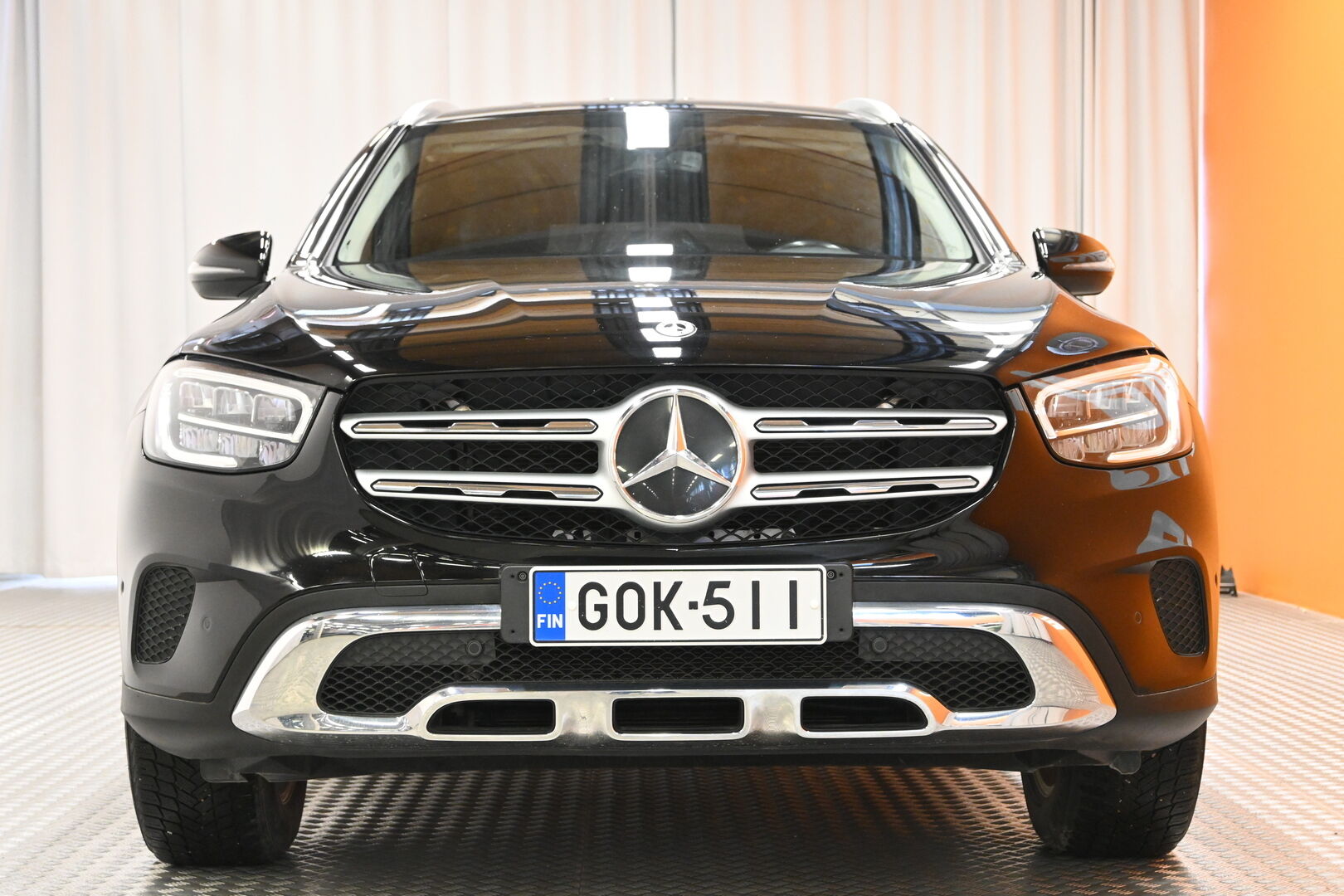 Musta Maastoauto, Mercedes-Benz GLC – GOK-511
