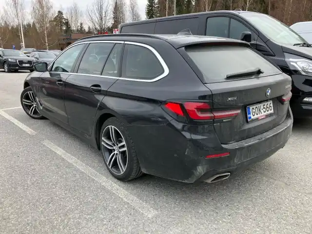 Musta Farmari, BMW 520 – GOK-566