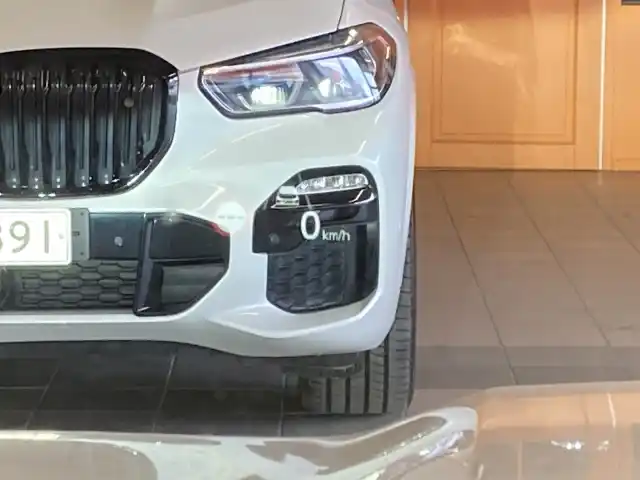 Valkoinen Maastoauto, Kia Sorento – GOK-670