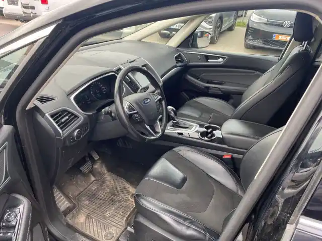 Musta Tila-auto, Ford S-Max – GOK-934