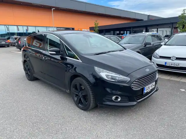 Musta Tila-auto, Ford S-Max – GOK-934