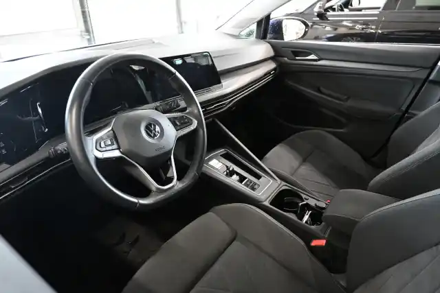 Sininen Viistoperä, Volkswagen Golf – GOM-675