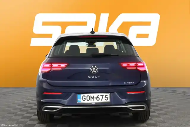 Sininen Viistoperä, Volkswagen Golf – GOM-675