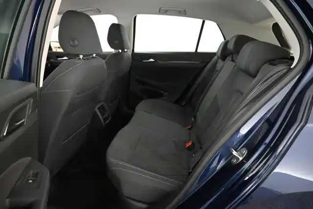 Sininen Viistoperä, Volkswagen Golf – GOM-675