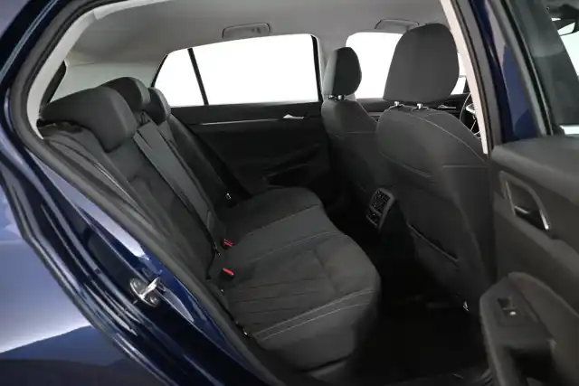 Sininen Viistoperä, Volkswagen Golf – GOM-675