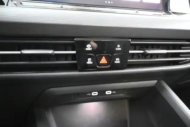 Sininen Viistoperä, Volkswagen Golf – GOM-675