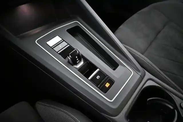 Sininen Viistoperä, Volkswagen Golf – GOM-675