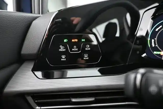 Sininen Viistoperä, Volkswagen Golf – GOM-675