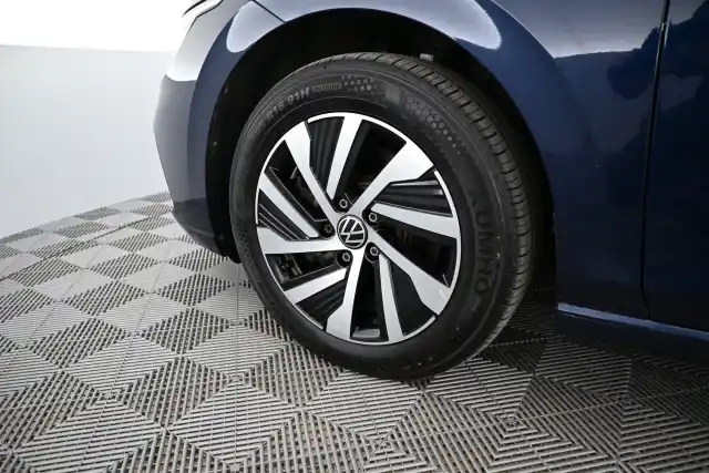 Sininen Viistoperä, Volkswagen Golf – GOM-675