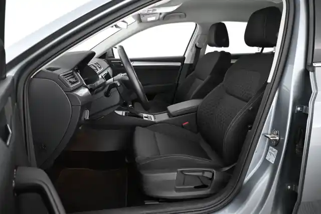 Harmaa Sedan, Skoda Superb – GON-326