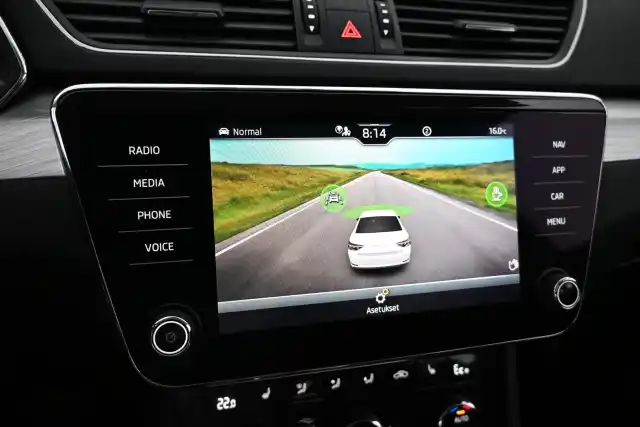 Harmaa Sedan, Skoda Superb – GON-326