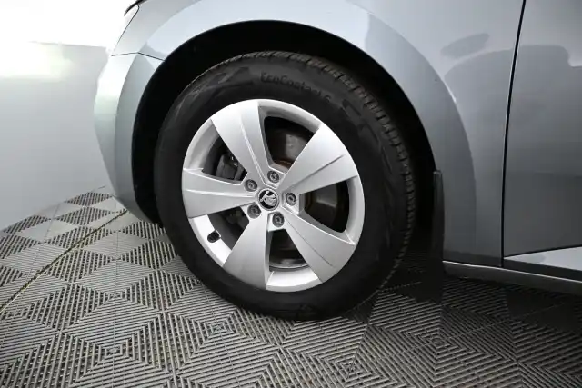 Harmaa Sedan, Skoda Superb – GON-326