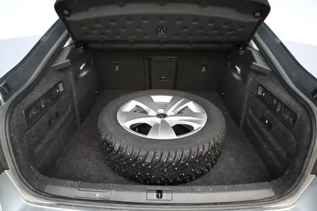 Harmaa Sedan, Skoda Superb – GON-326
