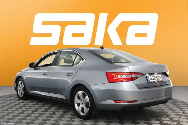 Harmaa Sedan, Skoda Superb – GON-326
