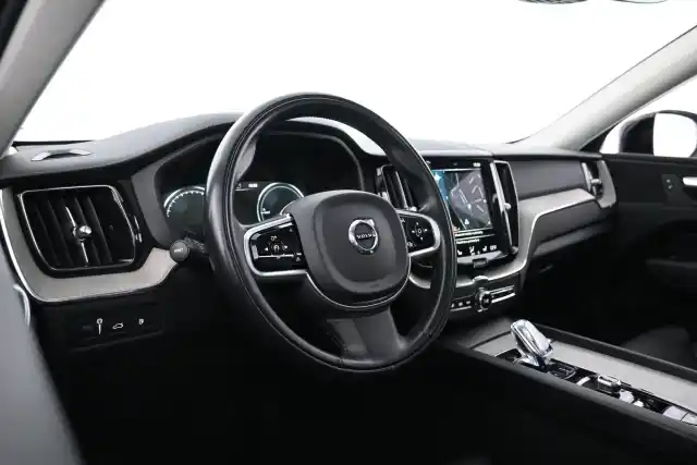 Musta Maastoauto, Volvo XC60 – GON-466