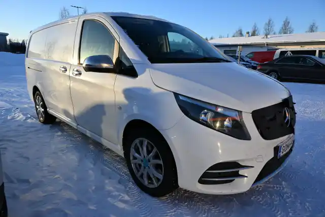 Valkoinen Pakettiauto, Mercedes-Benz Vito – GON-646