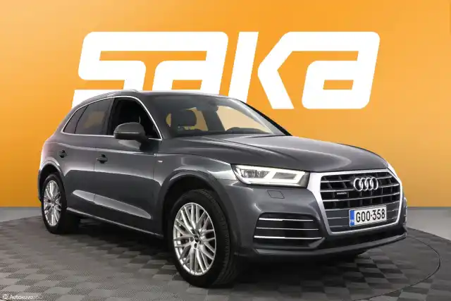 Harmaa Maastoauto, Audi Q5 – GOO-358