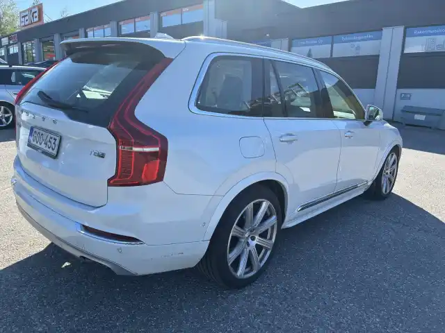 Valkoinen Maastoauto, Volvo XC90 – GOO-453