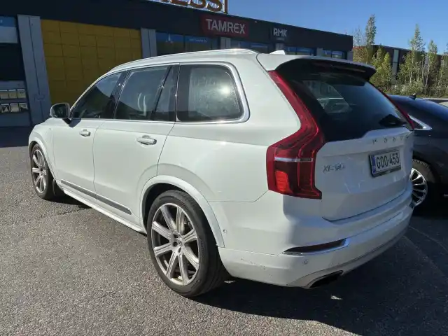 Valkoinen Maastoauto, Volvo XC90 – GOO-453