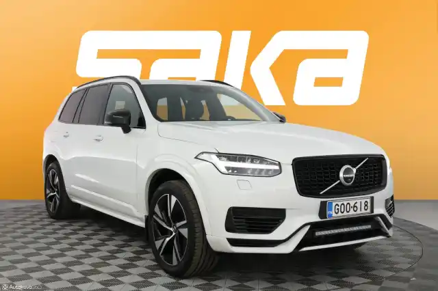 Valkoinen Maastoauto, Volvo XC90 – GOO-618