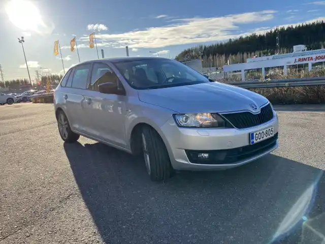 Harmaa Viistoperä, Skoda Rapid – GOO-805