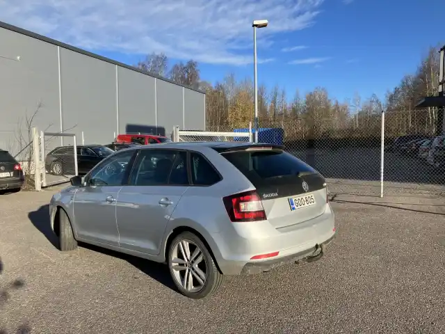 Harmaa Viistoperä, Skoda Rapid – GOO-805