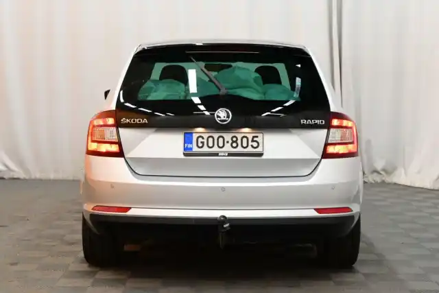 Harmaa Viistoperä, Skoda Rapid – GOO-805