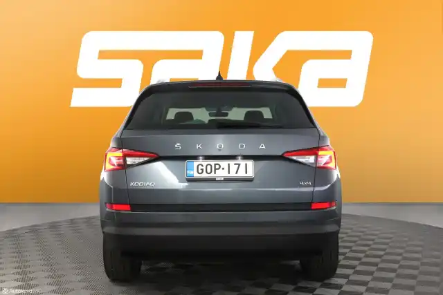 Harmaa Maastoauto, Skoda Kodiaq – GOP-171