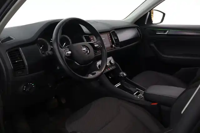 Harmaa Maastoauto, Skoda Kodiaq – GOP-171