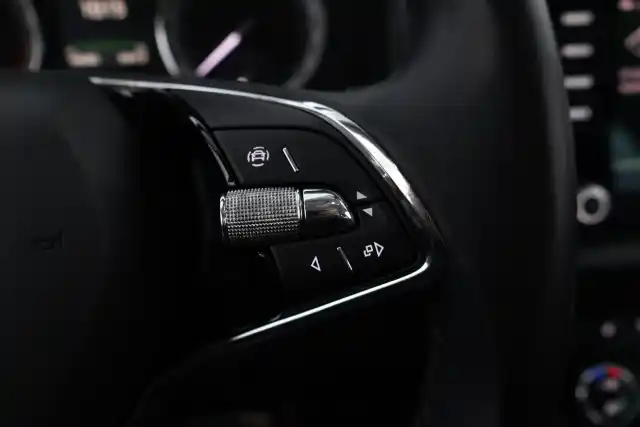 Harmaa Maastoauto, Skoda Kodiaq – GOP-171