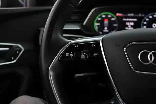 Musta Maastoauto, Audi e-tron – GOP-602