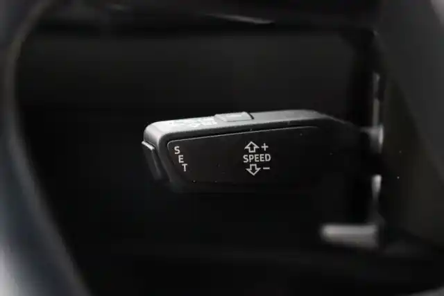 Musta Maastoauto, Audi e-tron – GOP-602