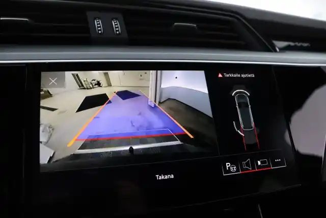 Musta Maastoauto, Audi e-tron – GOP-602