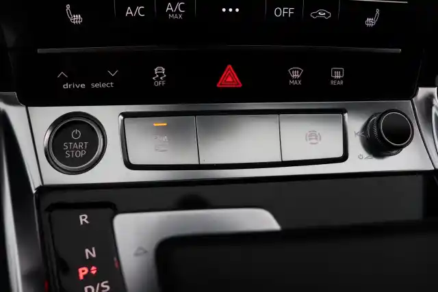 Musta Maastoauto, Audi e-tron – GOP-602