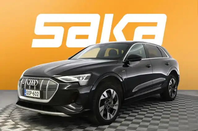 Musta Maastoauto, Audi e-tron – GOP-602