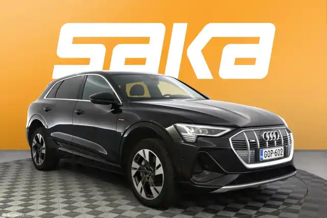 Musta Maastoauto, Audi e-tron – GOP-602