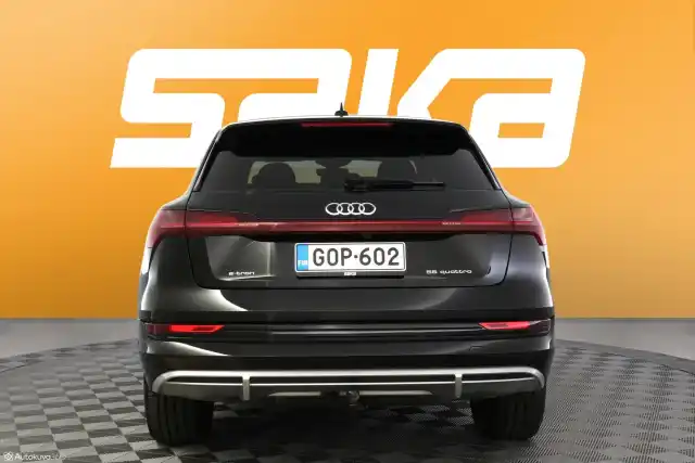Musta Maastoauto, Audi e-tron – GOP-602