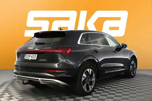 Musta Maastoauto, Audi e-tron – GOP-602