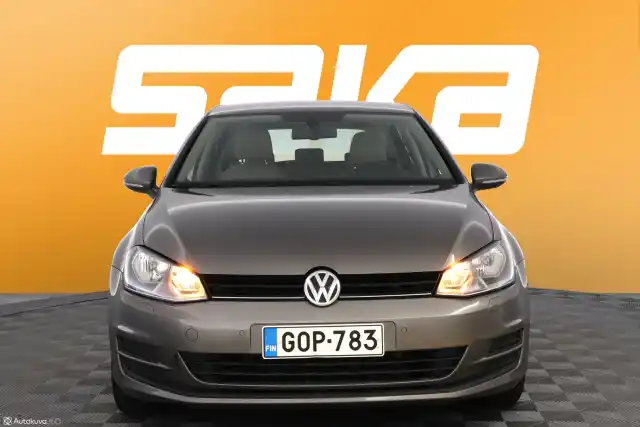 Harmaa Viistoperä, Volkswagen Golf – GOP-783