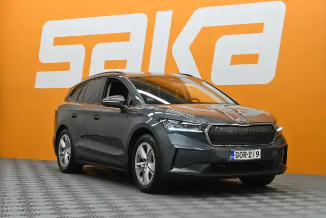 Harmaa Maastoauto, Skoda Enyaq – GOR-219