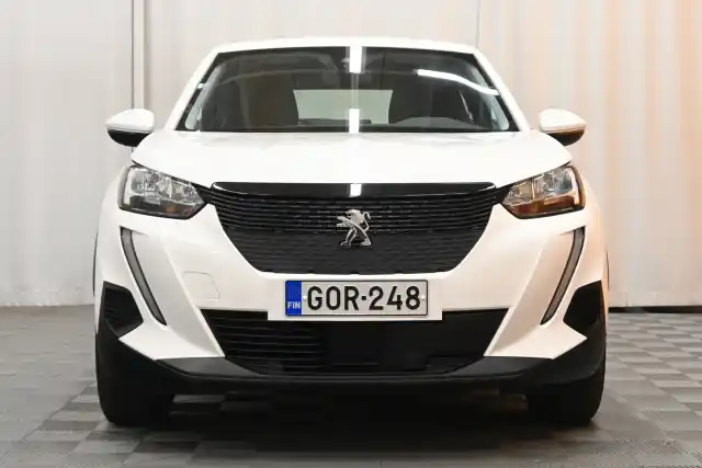 Valkoinen Maastoauto, Peugeot 2008 – GOR-248