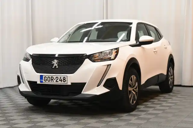 Valkoinen Maastoauto, Peugeot 2008 – GOR-248